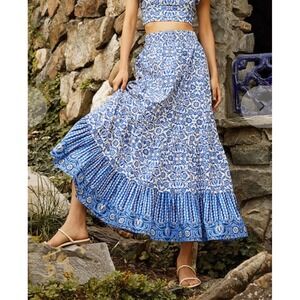 Cara Cara Chase Tiered Maxi Skirt Size M Blue Floral Boho Elastic Waist‎ Cottage